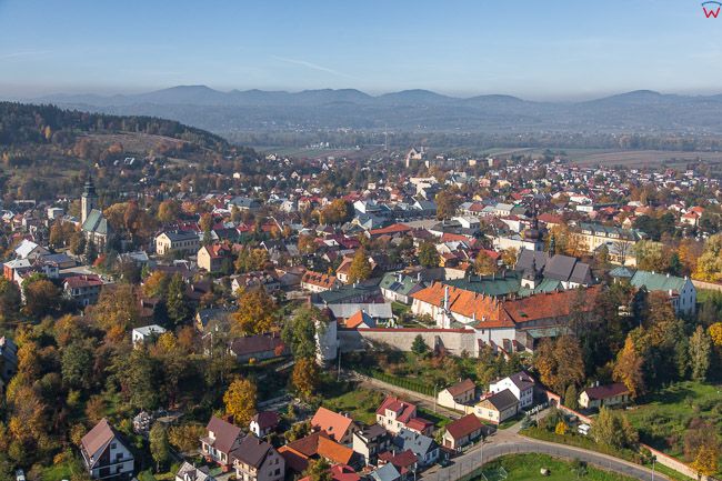 Stary Sacz, panorama od strony SE. EU, Pl, Malopolska. Lotnicze.